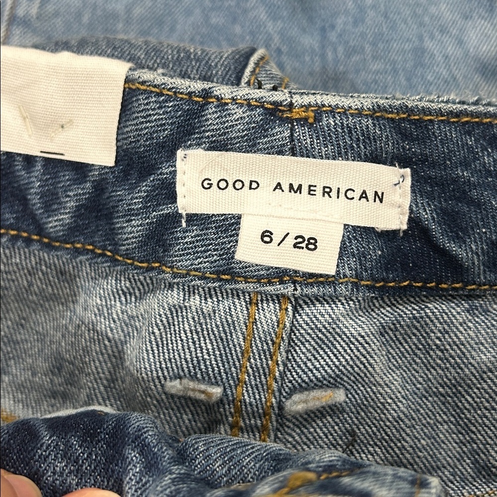 Good American Straight Leg Distressed Jeans in Dark Blue - Picture 6 of 7